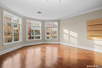 50 Stone Ridge Way in Fairfield, CT - Building Photo - Building Photo