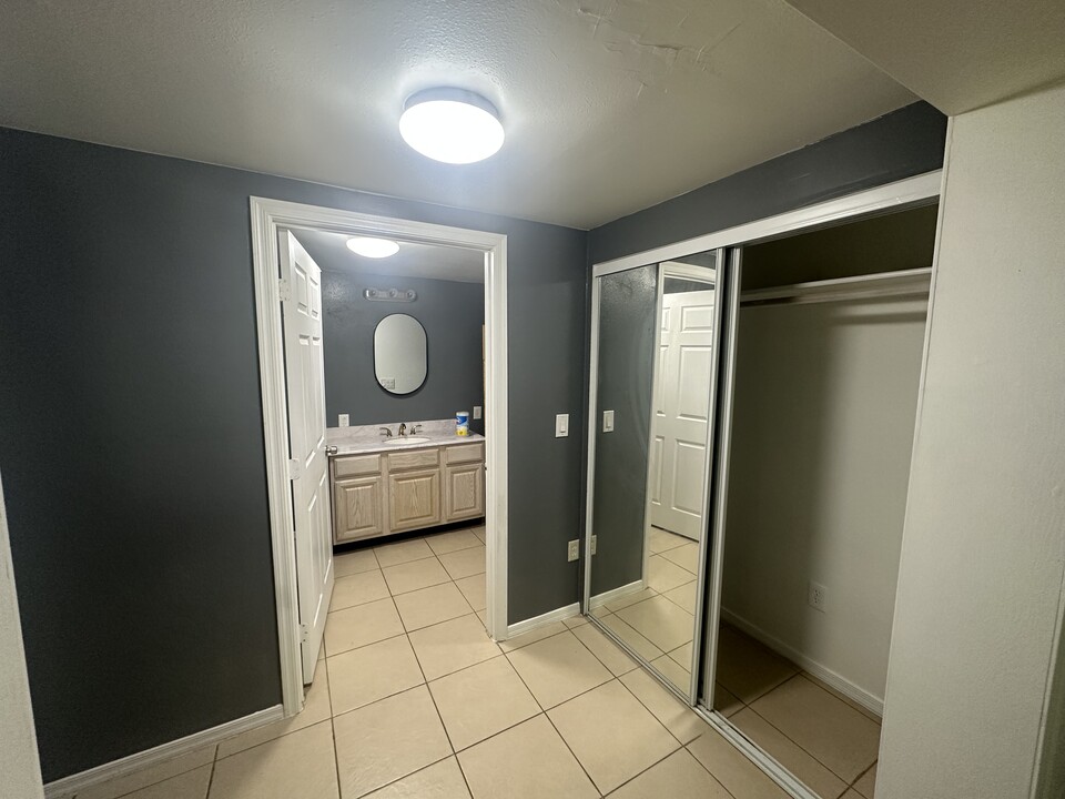 11122 W Connecticut Ave, Unit Master bedroom for rent. in Youngtown, AZ - Building Photo