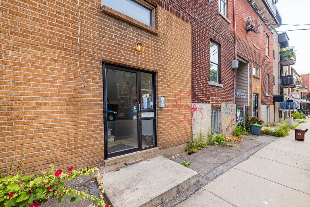 3881 Coloniale Av in Montréal, QC - Building Photo