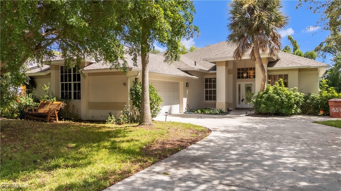 1580 Argyle Dr in Ft. Myers, FL - Foto de edificio