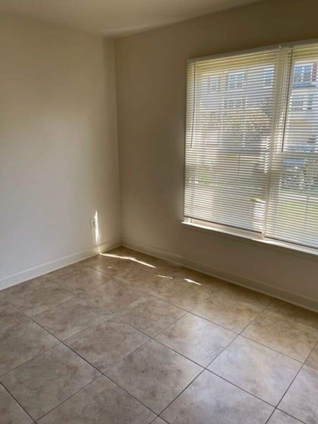 5516 Sully Lake Dr in Centreville, VA - Building Photo - Building Photo