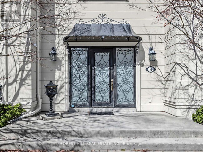 8 Colvestone Rd in Toronto, ON - Building Photo - Building Photo