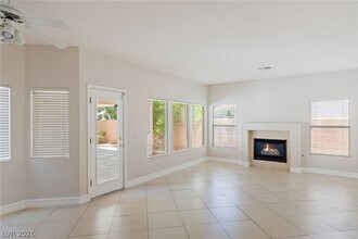 2009 Sedona Creek Cir in Las Vegas, NV - Building Photo - Building Photo