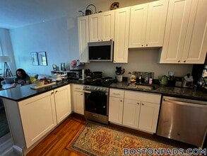 114 Willow St, Unit 4 in Cambridge, MA - Building Photo - Building Photo