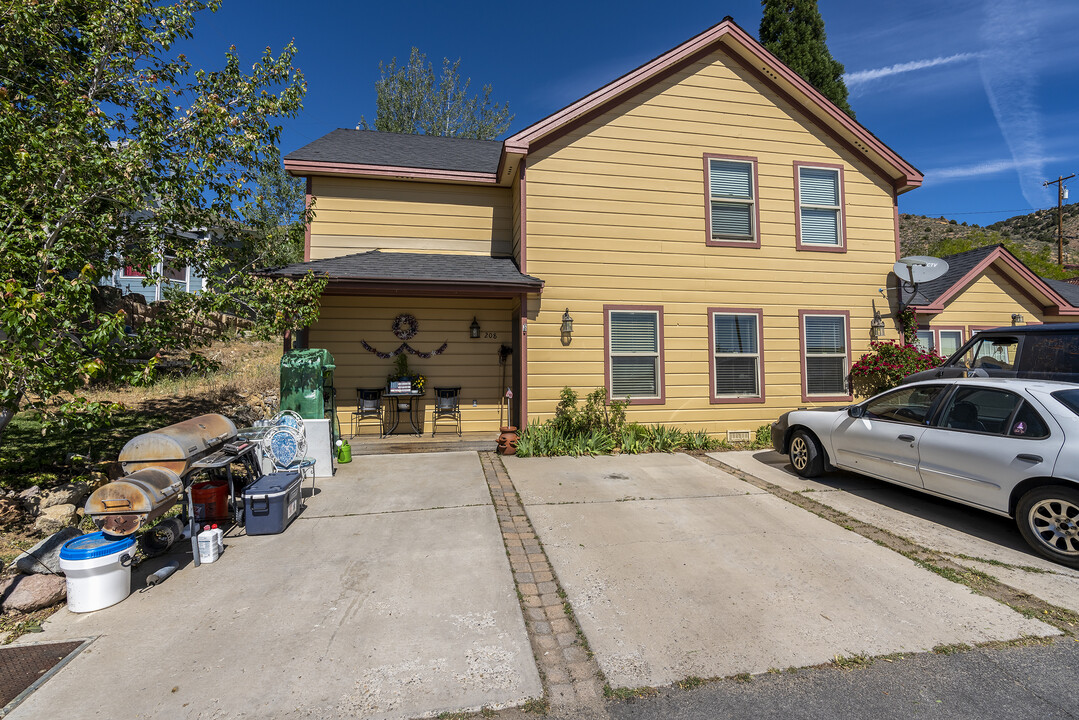 208 N B St in Virginia City, NV - Building Photo