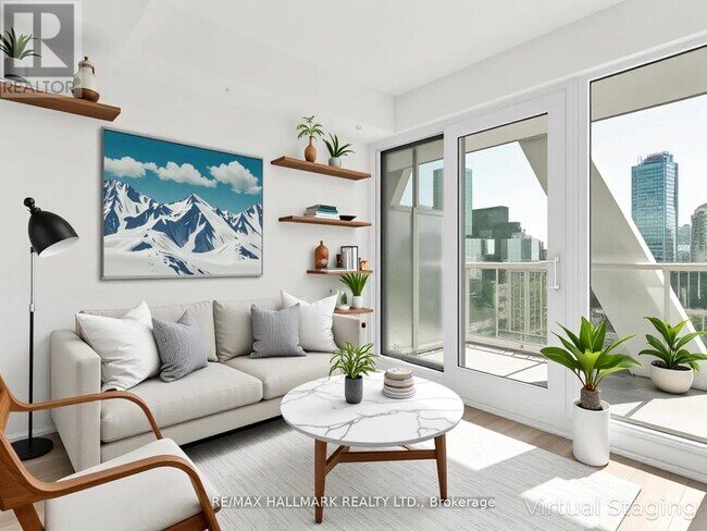 230 Simcoe St in Toronto, ON - Building Photo - Building Photo