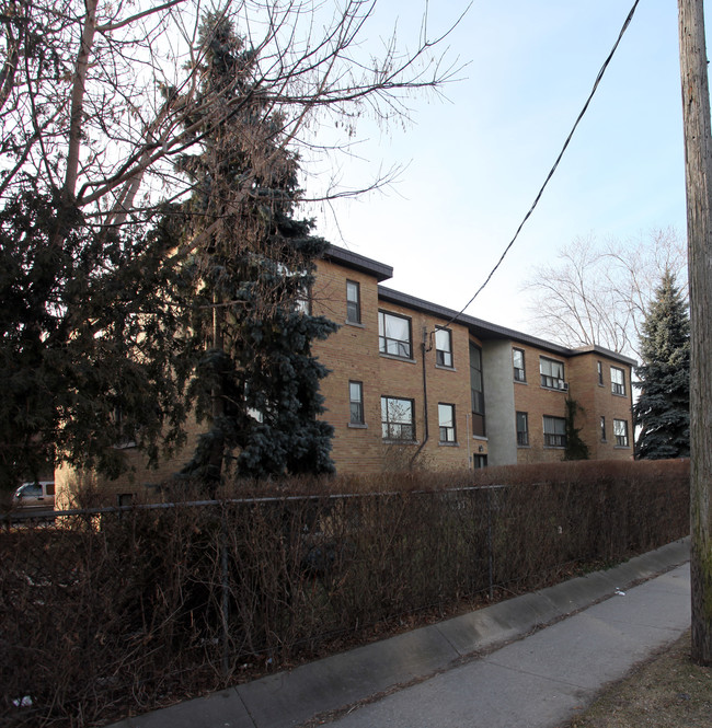 6 Wandle Ave in Toronto, ON - Building Photo - Primary Photo