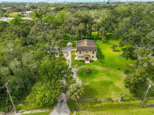 2417 S 66th St in Tampa, FL - Building Photo - Building Photo