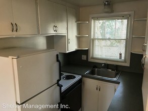 2390 State St in Salem, OR - Building Photo - Building Photo
