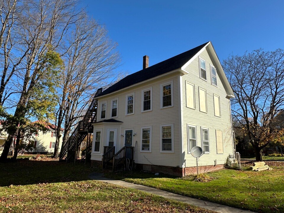 21 Nelson St in Troy, NH - Building Photo