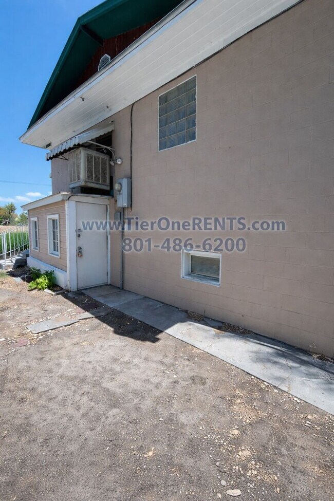 804 E 10600 S-Unit -B South in Sandy, UT - Building Photo - Building Photo