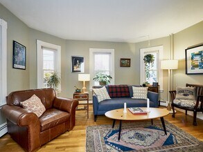 9 Kingman Rd in Somerville, MA - Building Photo - Building Photo