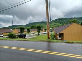 21 Jade Ln, Unit 21 Jade Lane in Oak Ridge, TN - Building Photo