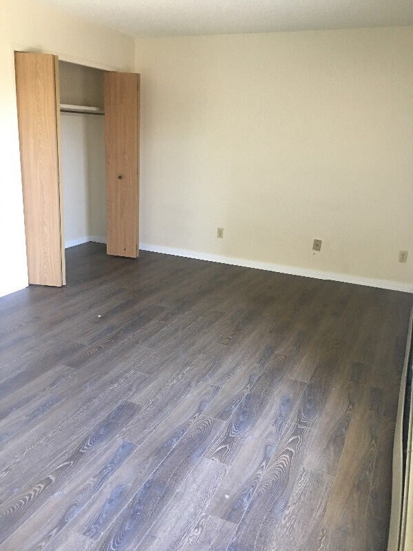 Ridgewood Manor in Edmonton, AB - Building Photo - Building Photo