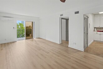 3000 Riomar St in Fort Lauderdale, FL - Building Photo - Building Photo