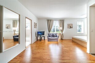 1502 Jefferson Ave in Miami Beach, FL - Building Photo