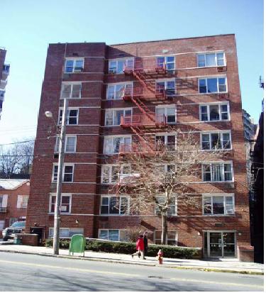 130 Van Cortlandt Ave in Bronx, NY - Building Photo