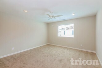 31566 Dwight Dr in Menifee, CA - Foto de edificio - Building Photo