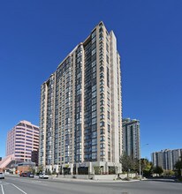 Enfield Place in Mississauga, ON - Building Photo - Building Photo