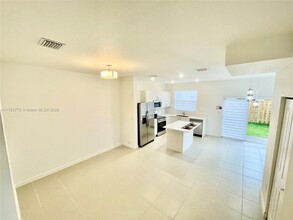 2836 SE 26th Ter in Homestead, FL - Foto de edificio - Building Photo