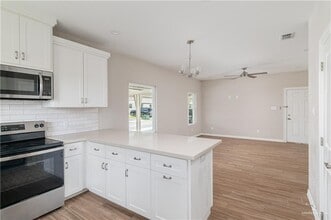 1025 N Clarence Ave in Edinburg, TX - Building Photo - Building Photo