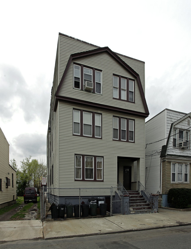 141 Fulton Ave in Jersey City, NJ - Building Photo - Building Photo