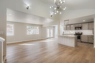 832 21st St SW in Loveland, CO - Building Photo