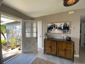 2415 Stevens Cir in Carlsbad, CA - Foto de edificio - Building Photo