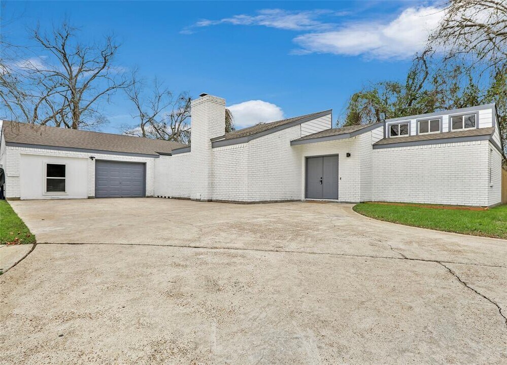 1201 Jeanie Ln in Baytown, TX - Building Photo