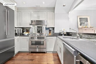 732 W End Ave in New York, NY - Building Photo - Building Photo