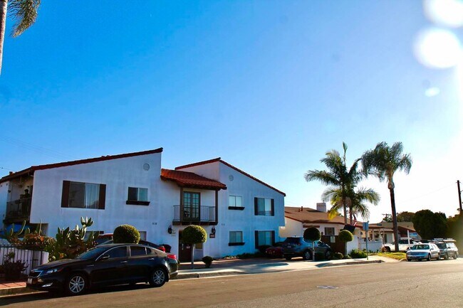 147 Avenida Serra in San Clemente, CA - Building Photo - Building Photo