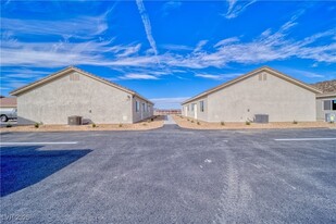 610 San Lorenzo St, Unit 4 in Pahrump, NV - Building Photo