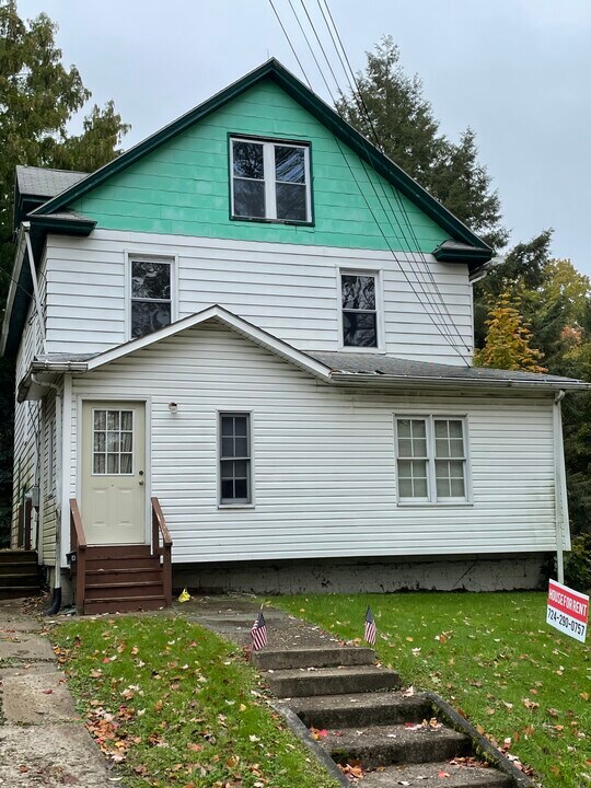 333 Normal Ave, Unit A in Slippery Rock, PA - Building Photo