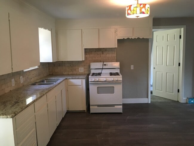 836 2nd St in Gilmer, TX - Building Photo - Building Photo