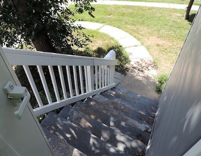 1928 F St in Iowa City, IA - Building Photo - Building Photo