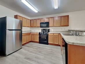 631 Chatham Walk Dr in Ruskin, FL - Building Photo - Building Photo