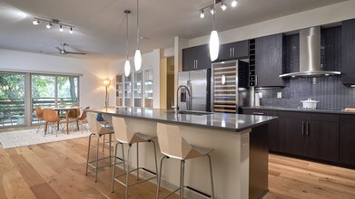Greenview on Barton Creek in Austin, TX - Foto de edificio - Interior Photo