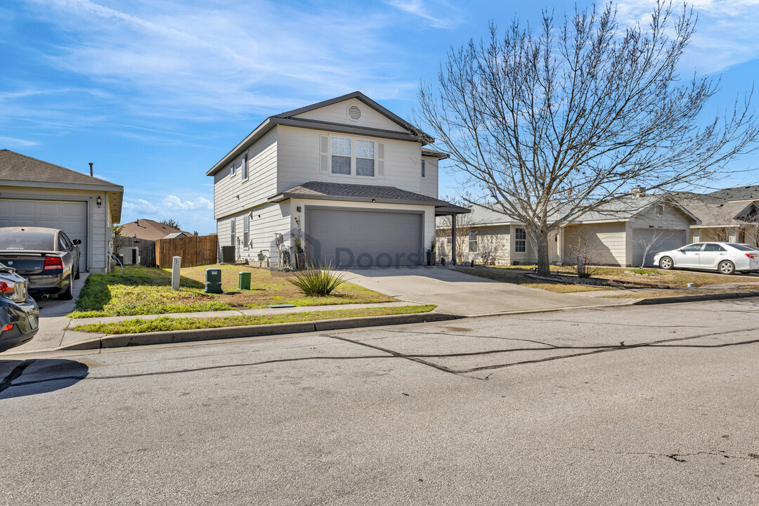 18021 Prairie Verbena Ln in Elgin, TX - Building Photo