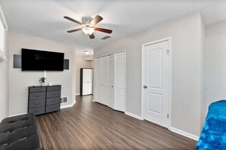 6911 W 87th St, Unit SI ID1298092P in Oak Lawn, IL - Building Photo - Building Photo