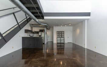 400 E Main St, Unit Park Place Lofts in Louisville, KY - Foto de edificio - Building Photo