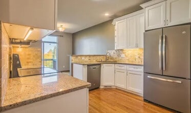 5135 Holly Ln N, Unit 2203 in Plymouth, MN - Building Photo - Building Photo