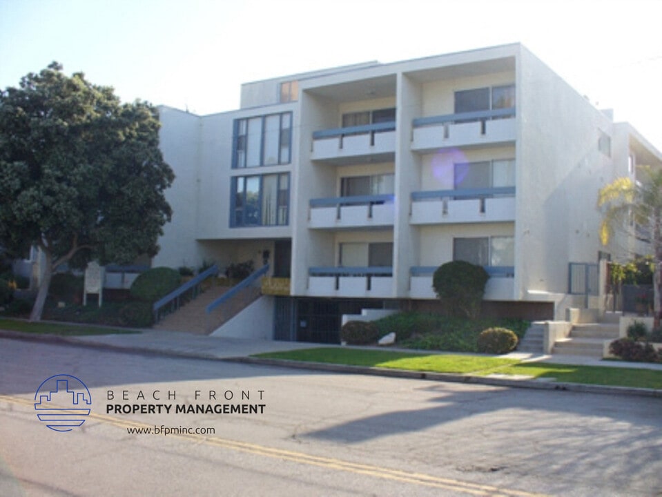 722 S. Broadway in Redondo Beach, CA - Building Photo