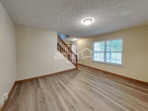 3725 Lake Mead Dr in Grove City, OH - Building Photo - Building Photo