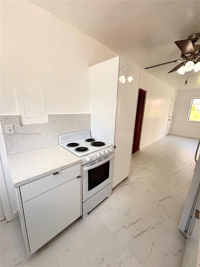 25 Navarre Ave in Coral Gables, FL - Building Photo - Building Photo