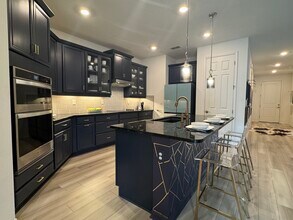 7315 34th Ct E in Sarasota, FL - Building Photo - Building Photo