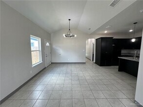 10 Summit Rd in La Feria, TX - Building Photo - Building Photo