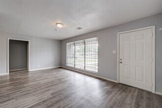 7658 Belbay St in Houston, TX - Building Photo - Building Photo