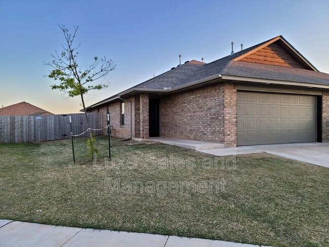 8808 SW 45th St