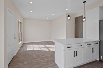 546 W Parkside Dr in Palatine, IL - Foto de edificio - Building Photo