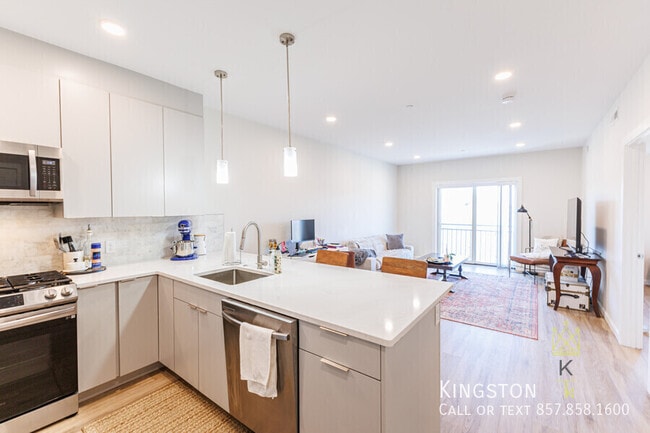 450 Washington St in Boston, MA - Building Photo - Building Photo